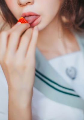ass女人人体pics-午夜剧场英文版字幕